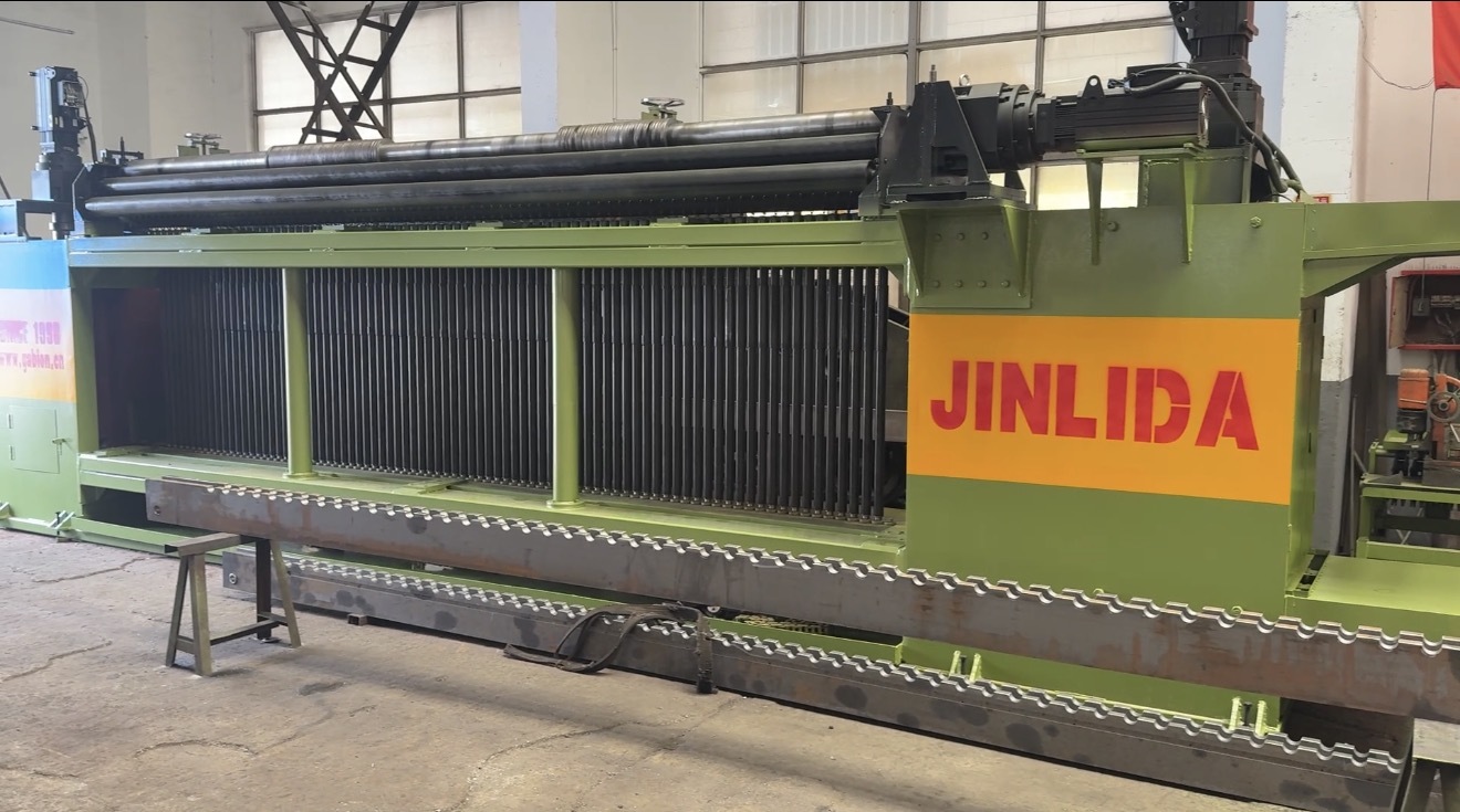 Neueste Unternehmensblogs über JINLIDA 5300mm CNC Gabion Mesh Machine | High-Speed Automatic Gabion Production Equipment for River Protection, Slope St