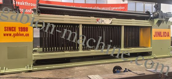 kaufen Robuste Gabionenmaschine mit 60×80/80×100 mm Maschenweite und 5300 mm Webbreite für die Präzisionsherstellung von sechseckigem Drahtgeflecht on-line-Fertigung
