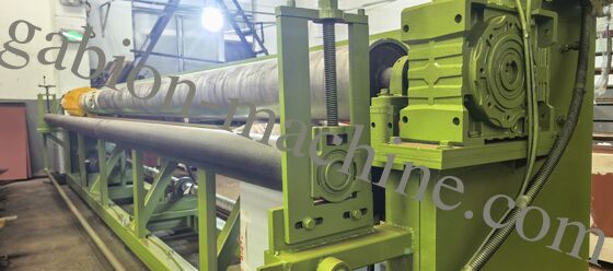 Besorgen Automatische Servo-getriebene Drahtnetz-Schneidmaschine für Gabion-Netz-Blattscheren 5,5 m Breite on-line-Fertigung