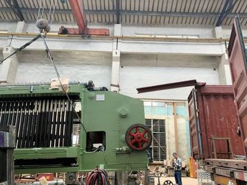 kaufen Kundenspezifische Drahtgeflecht-Sechseckgeflecht-Maschine für Bau, 3300mm Breite on-line-Fertigung