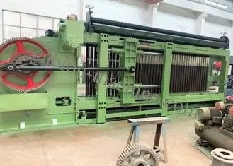 kaufen Doppelte Torsions-Sechseckdrahtgeflecht-Maschine mit automatischer Schmierölanlage on-line-Fertigung
