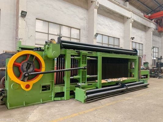 kaufen Kundengebundene 2000mm Breite 15kw sechseckiger Mesh Machine Galvanized Double Twist Gabion WireNetting on-line-Fertigung