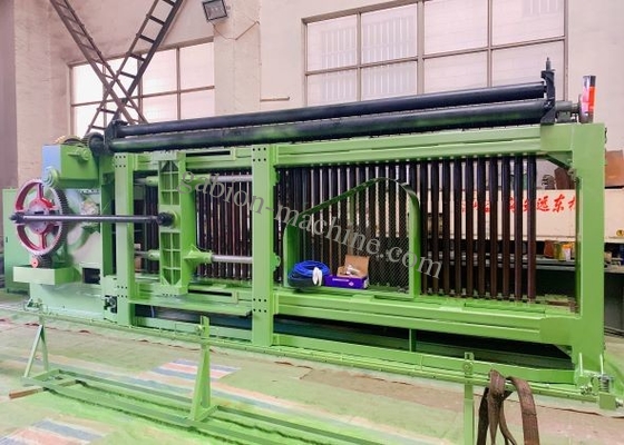 kaufen Lärmarme sechseckige Geflechtmaschine mit 2.6mm heißem galvanisiertem Draht für Abhang on-line-Fertigung